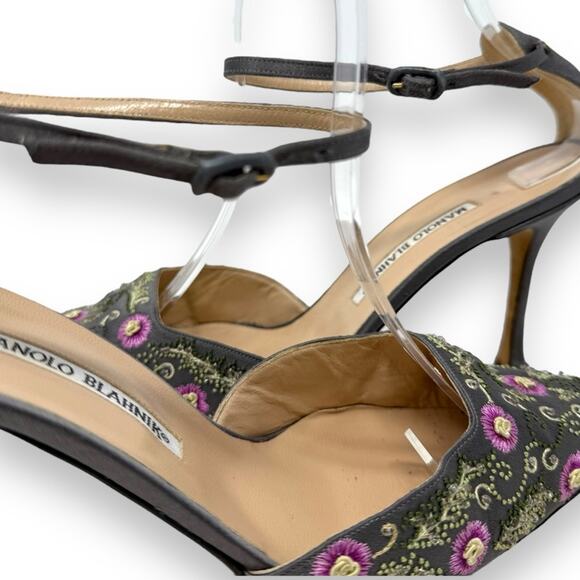 Manolo Blahnik Carolyne Vintage Gray Embroider Floral Slingback Kitten Heel 40.5 - Picture 9 of 13